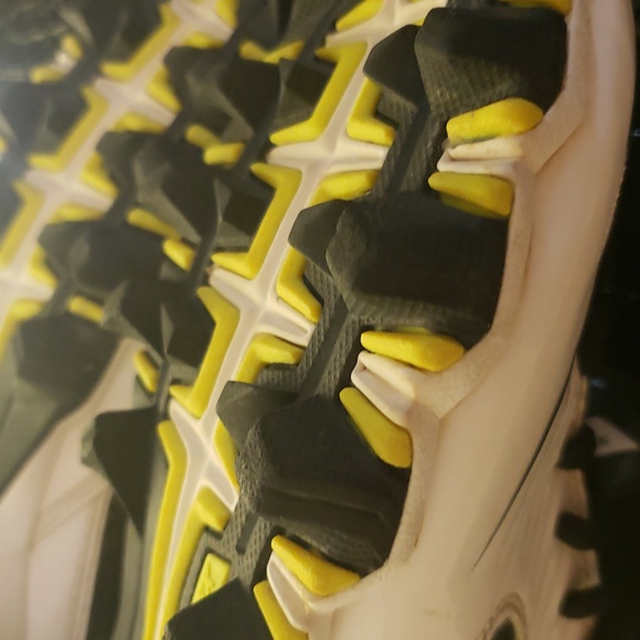 Nike Black and White Sports Cleats - Picture 7 of 9